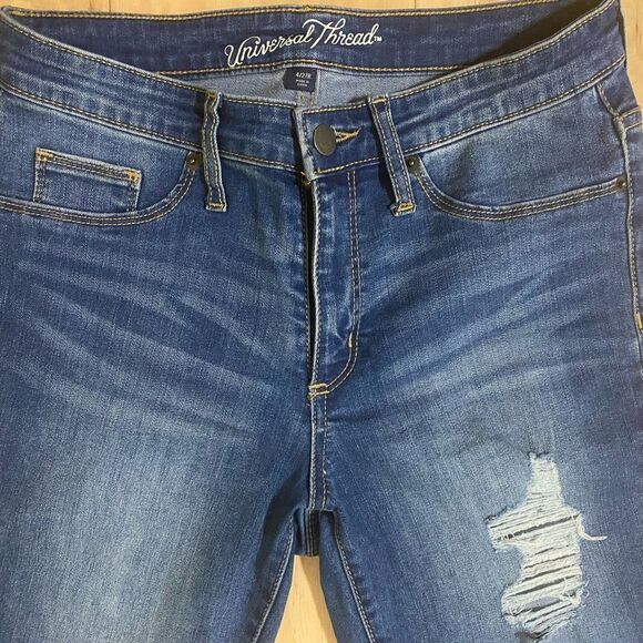 Universal Thread high rise distressed/deconstructed jegging in size 4/27R - Picture 2 of 14